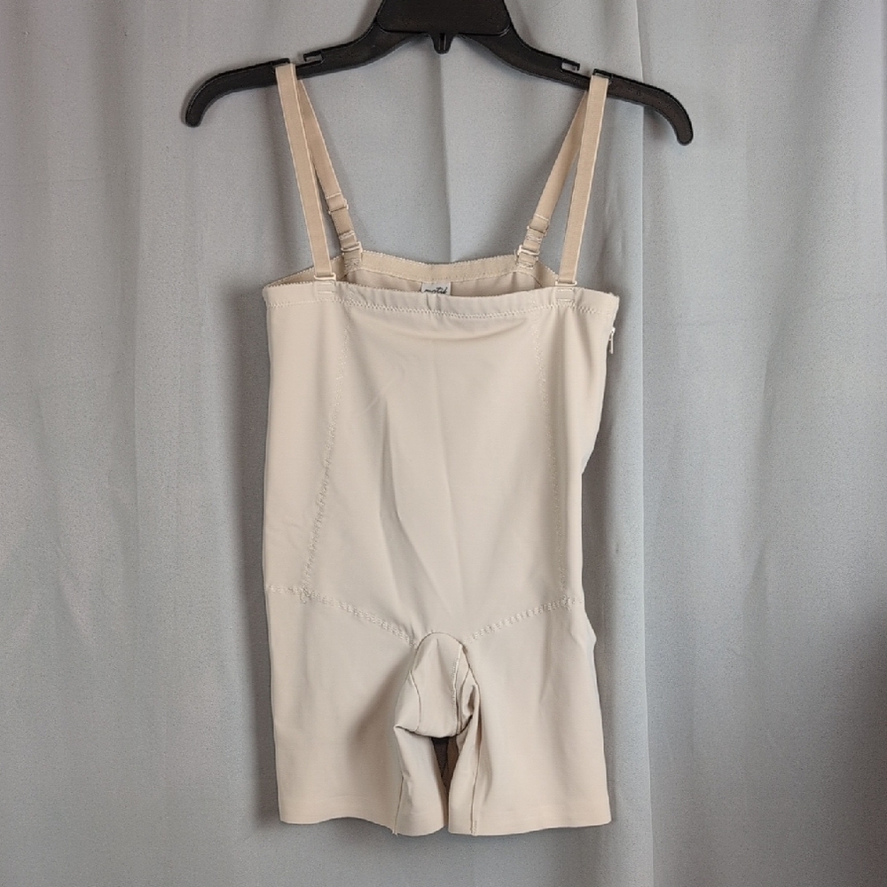 Motif‎ Seamless Beige Shapewear Bodysuit Compression